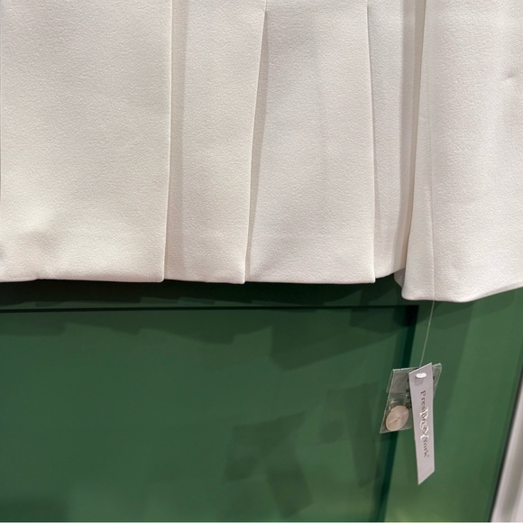 Preston & York White Blazer - Picture 2 of 12